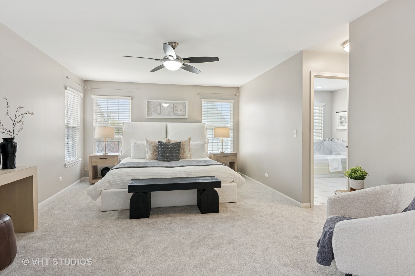 5178 Scott Circle Lisle, IL 60532 - Photo 35 of 45 a living room with furniture