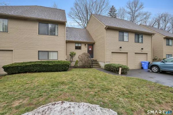 $235,000 | 290 Treadwell Street, Unit 1402, Hamden, CT 06517