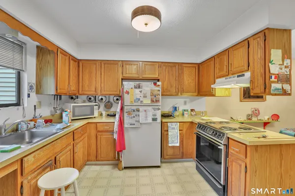 $235,000 | 290 Treadwell Street, Unit 1402, Hamden, CT 06517
