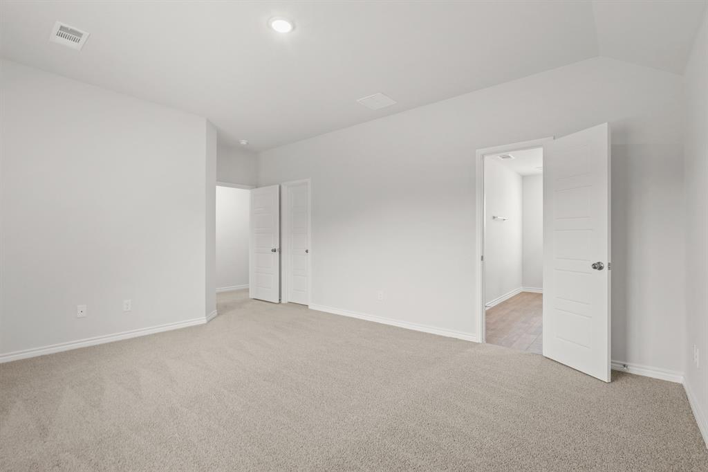 1500 Romans Road Ennis, TX 75119 - Photo 10 of 38 a view of an empty room