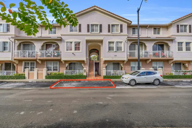 $2,700 | 8970 West Flagler Street, Unit 208, Miami, FL 33174