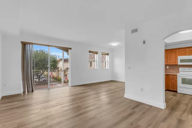 $2,700 | 8970 West Flagler Street, Unit 208, Miami, FL 33174