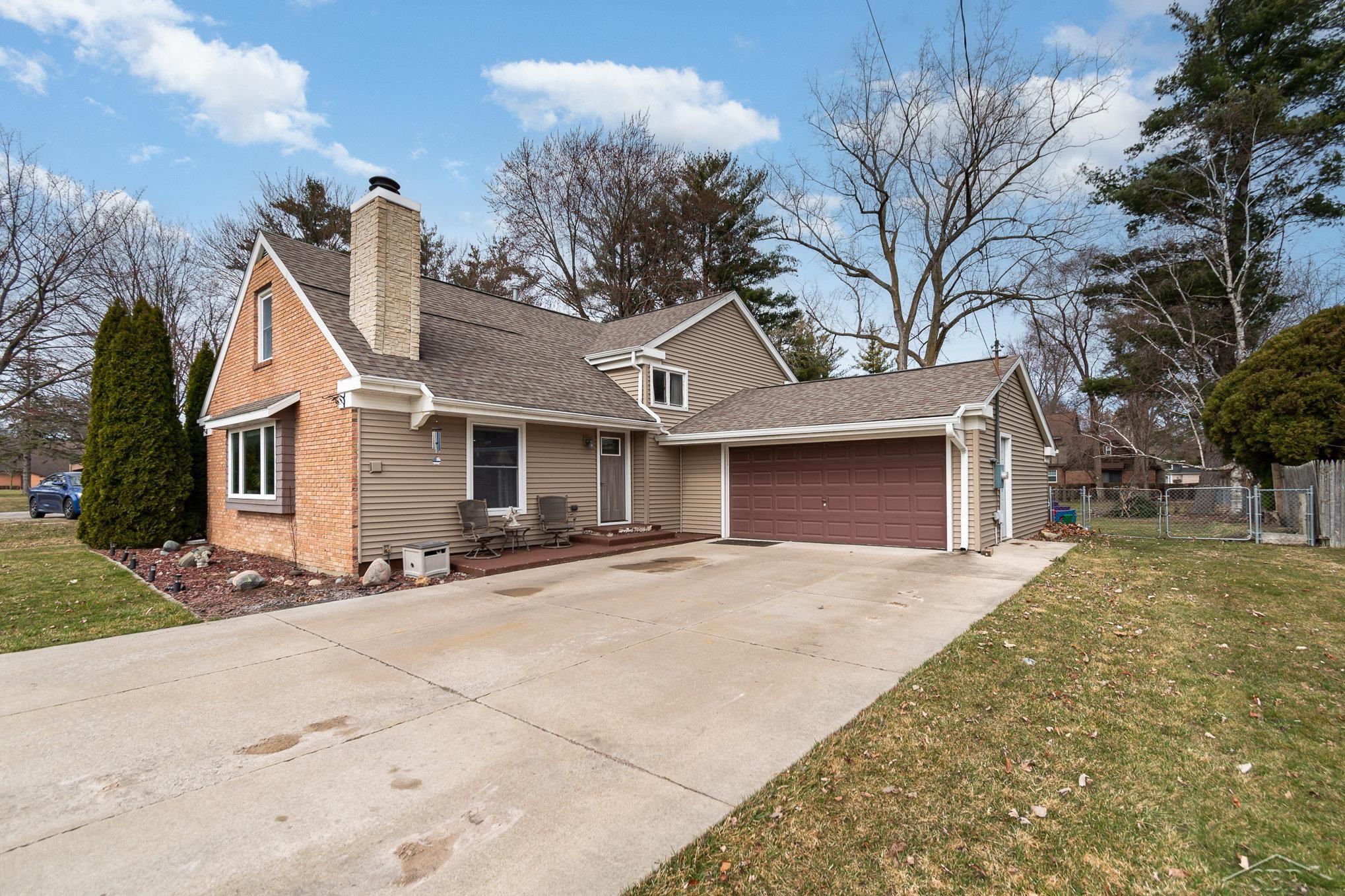 5282 Shattuck Road Saginaw, MI 48603 - Photo 2 of 26 50135314-0f6b882d-b3c2-420b-ab15-c20b9f20cc0e.JPG