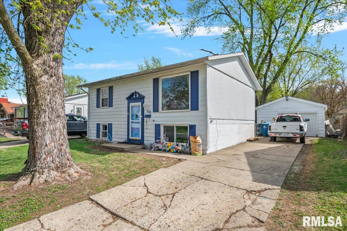 2216 Ramsey Road Springfield, IL 62702 - Photo 2 of 22