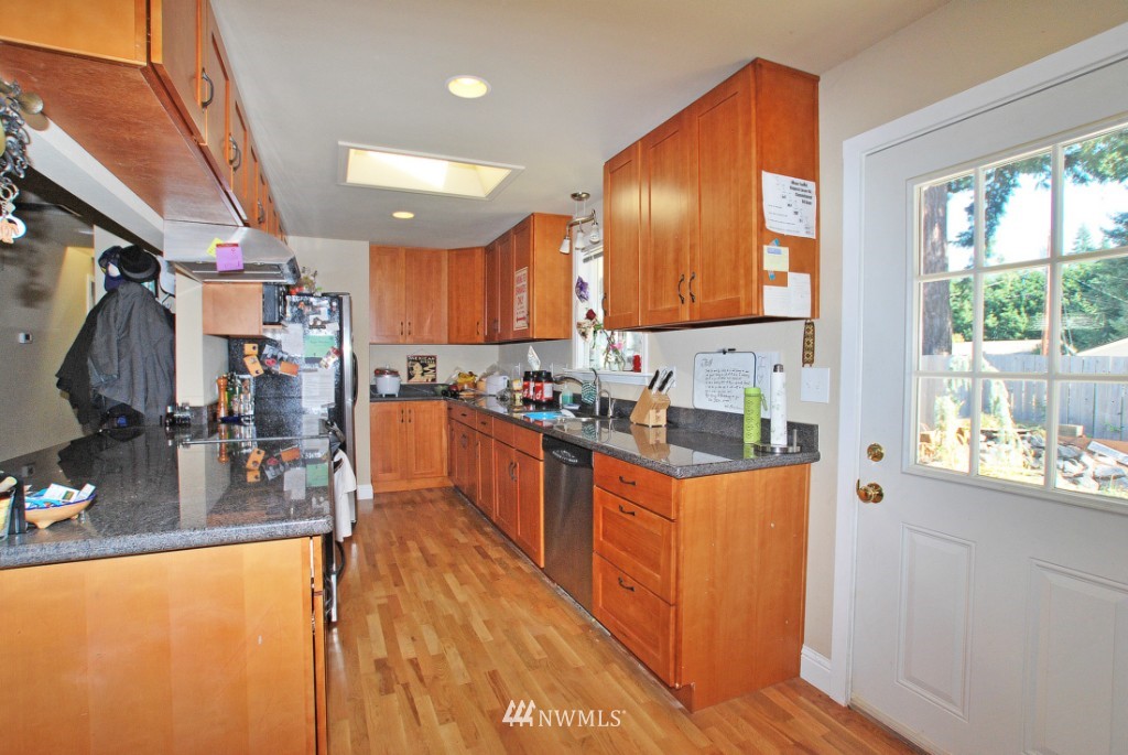 23531 2nd Avenue West Bothell, WA 98021 - Photo 4 of 10