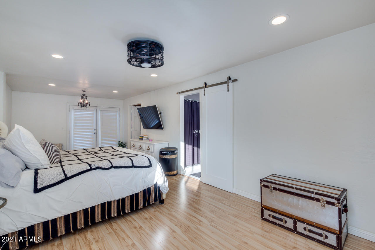 902 West Roma Avenue Phoenix, AZ 85013 - Photo 15 of 33 B7929787-24ED-429E-B120-4EF101E86C1E