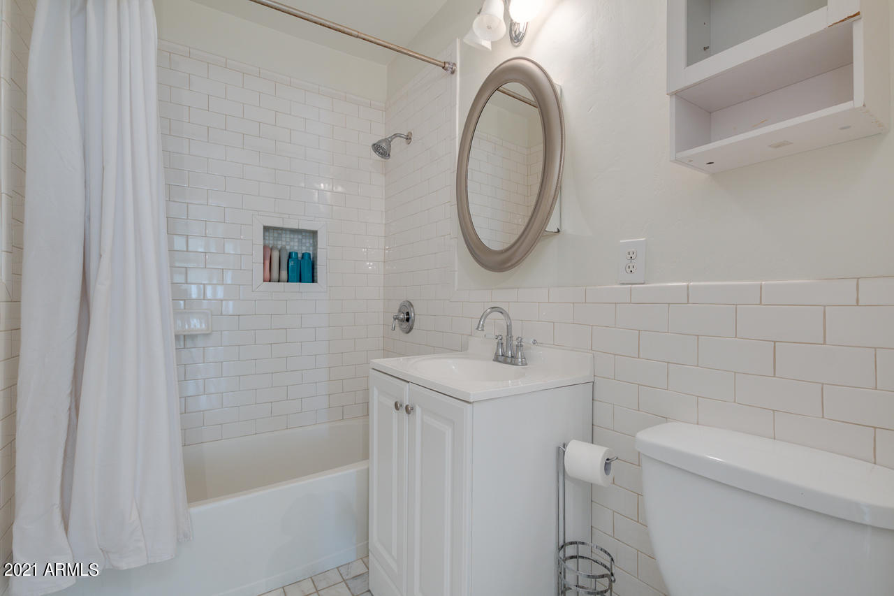 902 West Roma Avenue Phoenix, AZ 85013 - Photo 18 of 33 71D9F957-BBD2-48B8-9E5F-80E1D9418D89