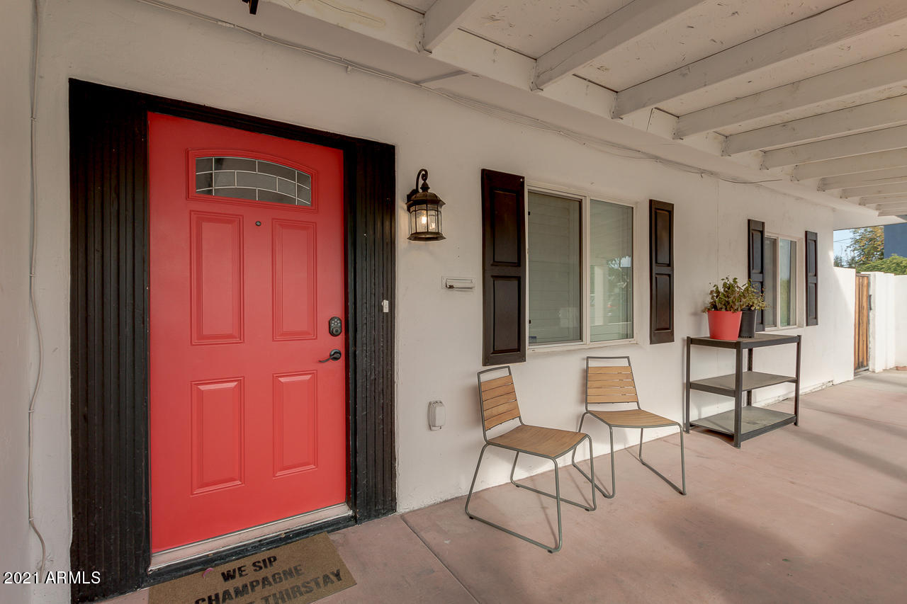 902 West Roma Avenue Phoenix, AZ 85013 - Photo 2 of 33 6A95920B-1234-40E8-821C-A8040140EE39