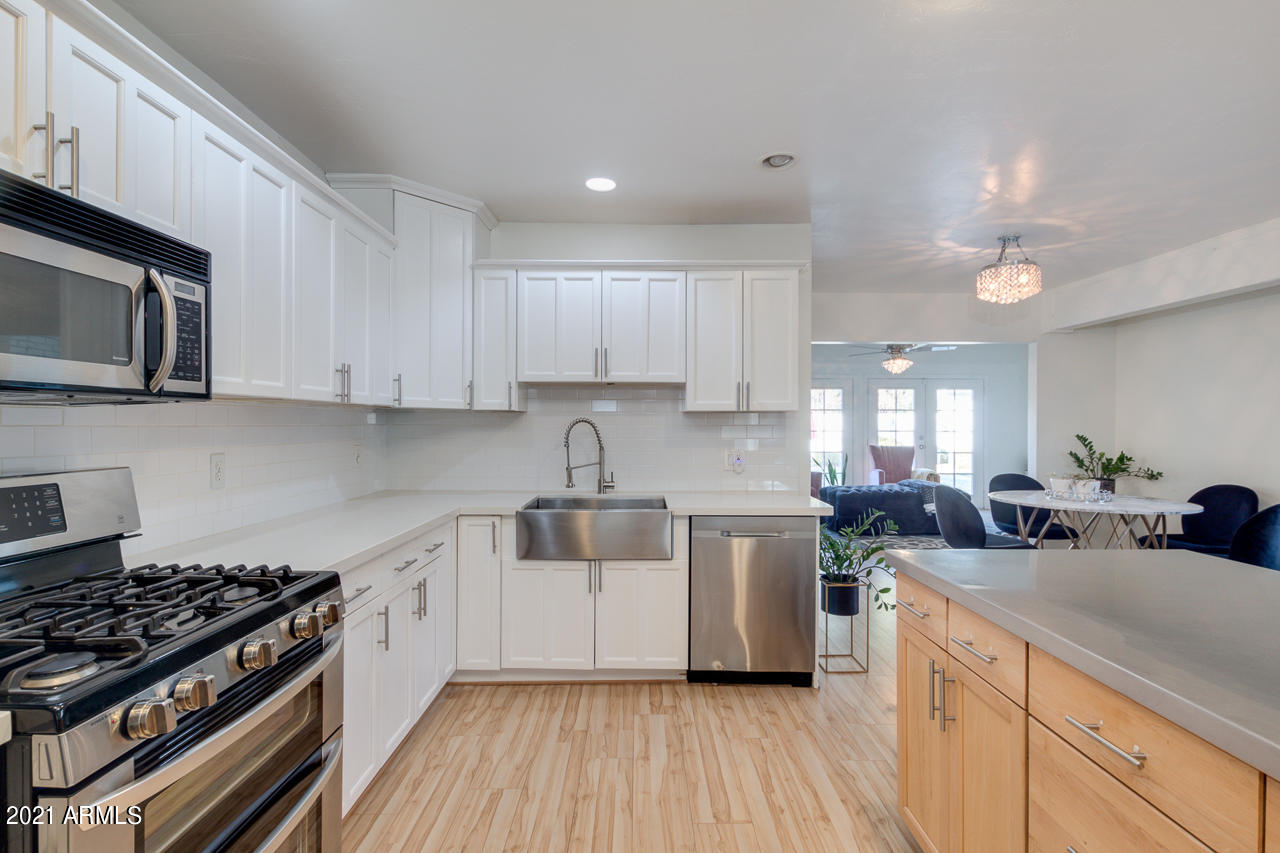 902 West Roma Avenue Phoenix, AZ 85013 - Photo 8 of 33 D3BDC437-A6B5-4392-8CE1-D62235C0F8A6