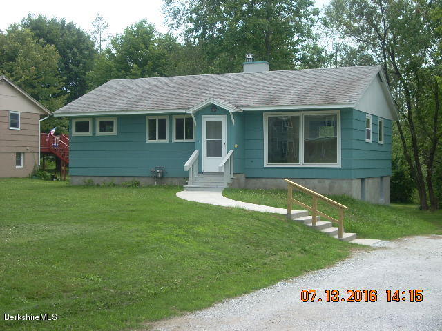 71 Melbourne Road Pittsfield, MA 01201 - Photo 1 of 17 front