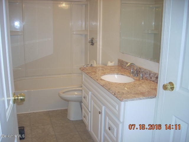71 Melbourne Road Pittsfield, MA 01201 - Photo 11 of 17 bath
