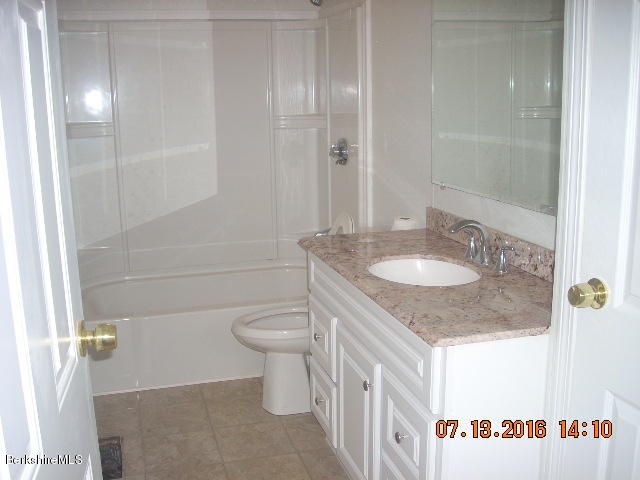 71 Melbourne Road Pittsfield, MA 01201 - Photo 12 of 17 bath1