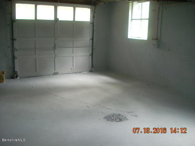 71 Melbourne Road Pittsfield, MA 01201 - Photo 14 of 17 garage