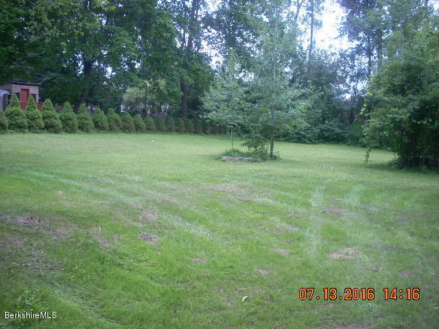 71 Melbourne Road Pittsfield, MA 01201 - Photo 16 of 17 yard