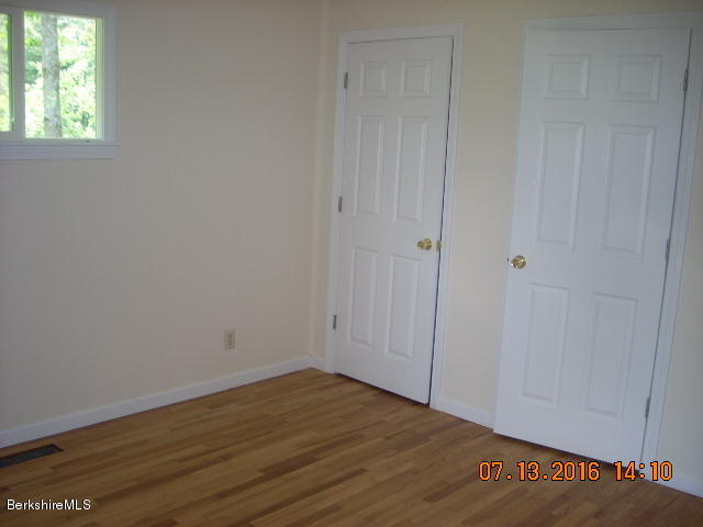 71 Melbourne Road Pittsfield, MA 01201 - Photo 6 of 17 bed