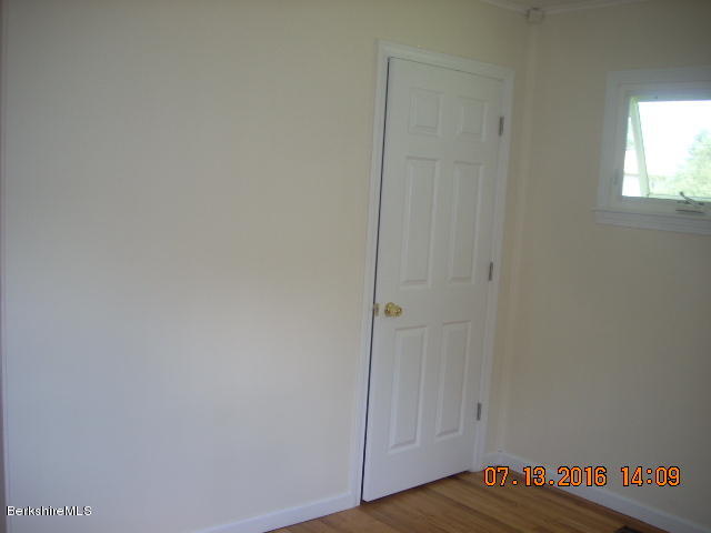 71 Melbourne Road Pittsfield, MA 01201 - Photo 10 of 17 bed4