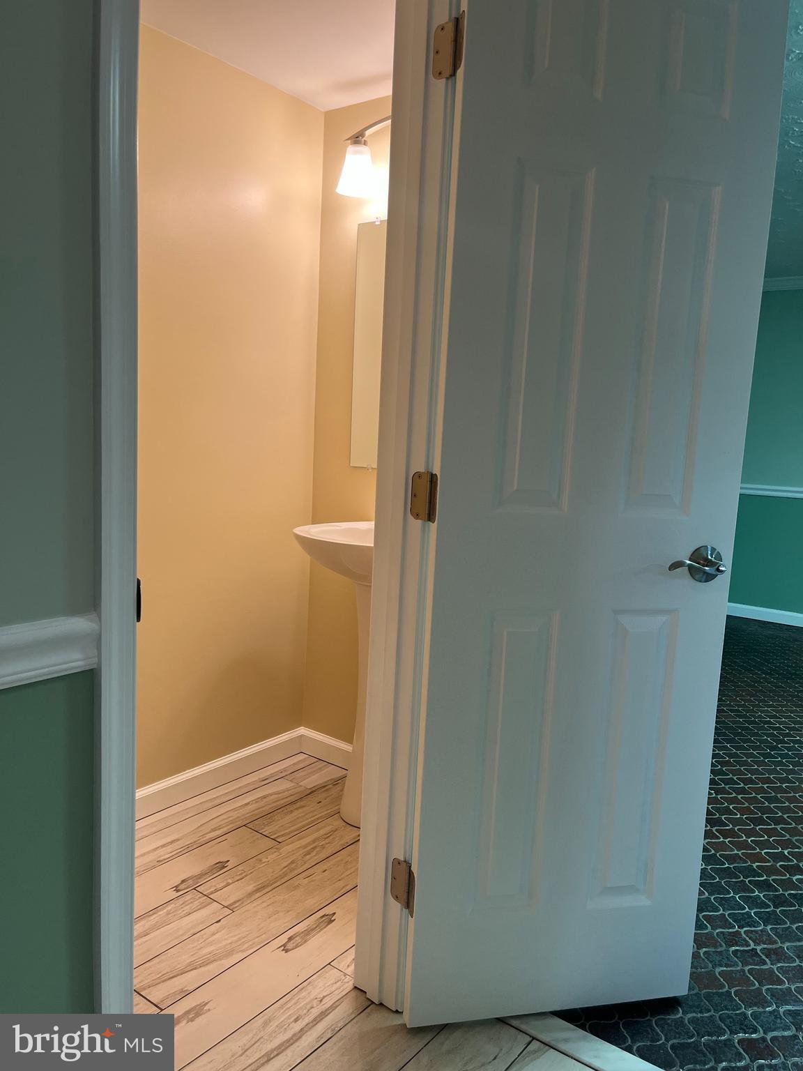 3203 Riverview Drive Triangle, VA 22172 - Photo 40 of 78 Basement half bath