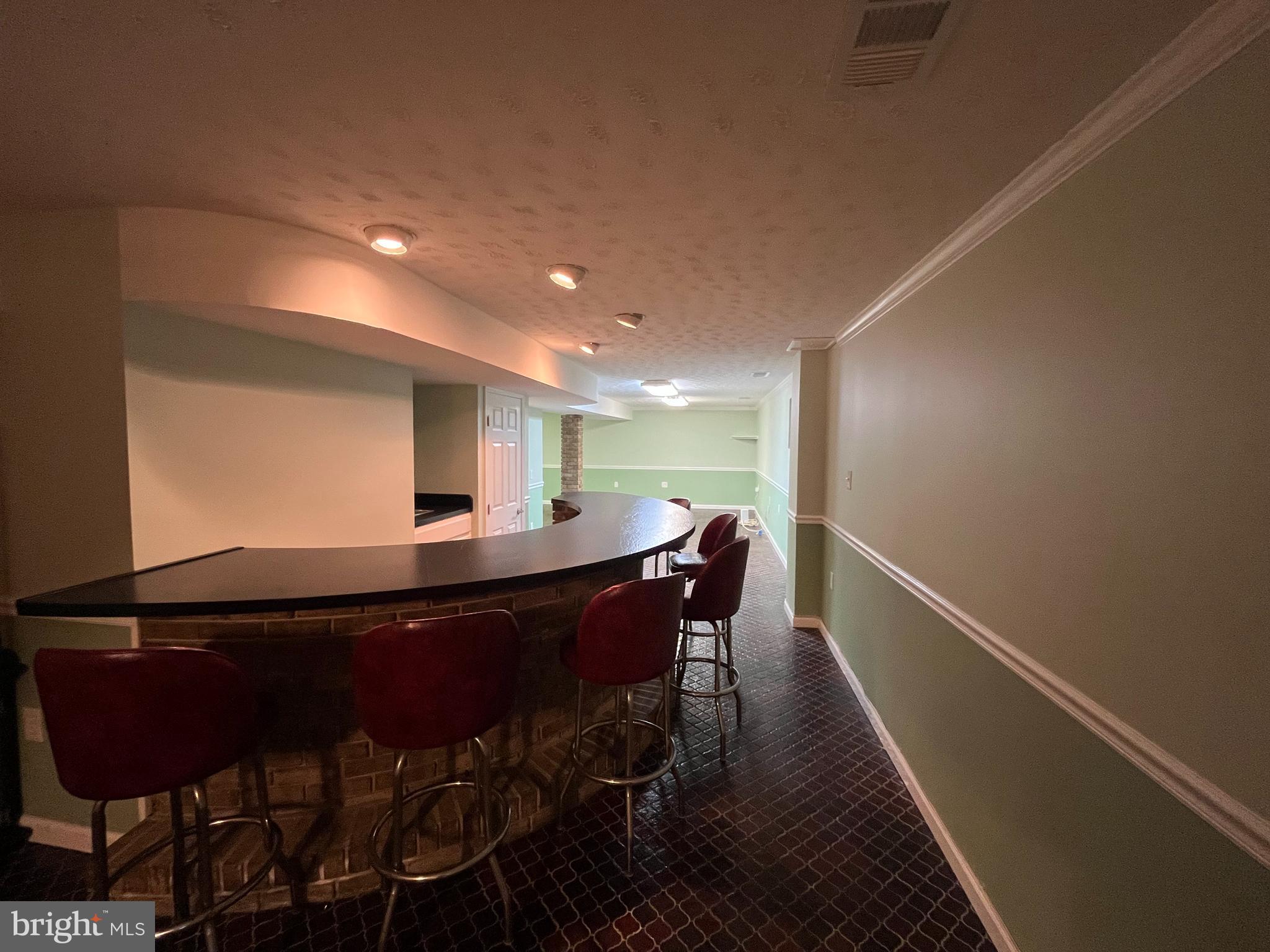 3203 Riverview Drive Triangle, VA 22172 - Photo 47 of 78 Wet bar