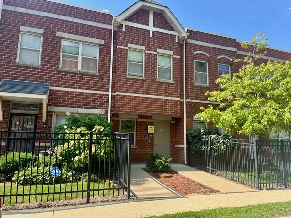 $175,000 | 6710 South Keating Avenue, Unit 201, Chicago, IL 60629