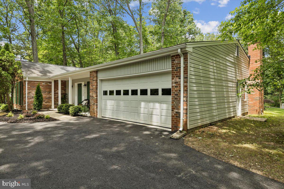 2520 Penny Royal Lane Reston, VA 20191 - Photo 36 of 40