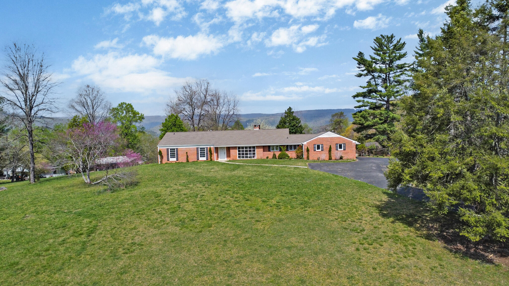 903 Edgewater Street Dayton, TN 37321 - Photo 37 of 38 dji_0892-dji_0894