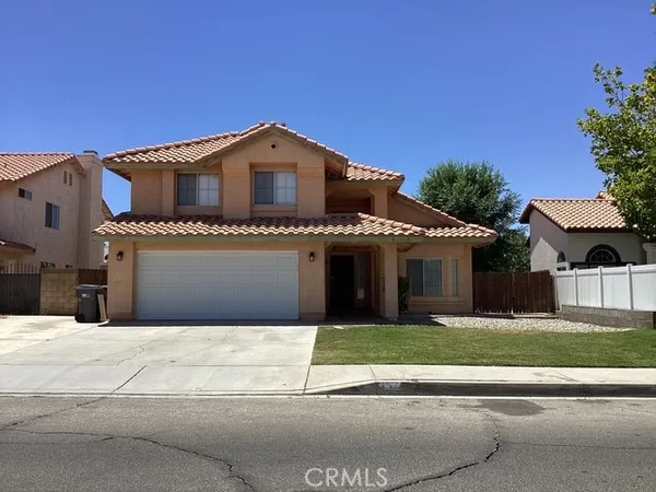 $2,995 | 43863 5th Street East, Lancaster, CA 93535