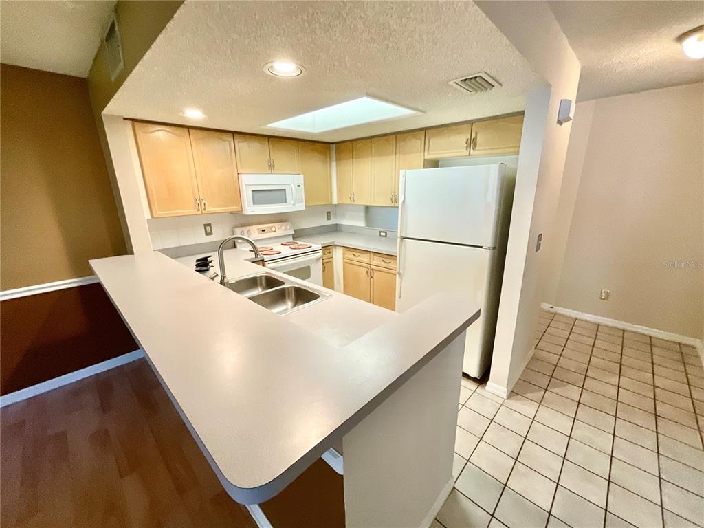 9211 Jake's Path Largo, FL 33771 - Photo 5 of 40