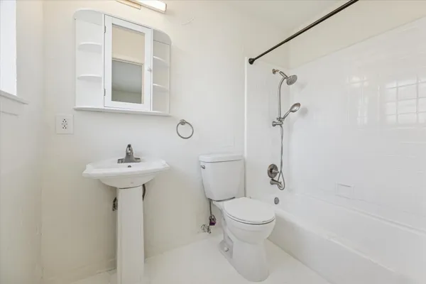 $2,200 | 9642 Judalon Lane, Houston, TX 77063