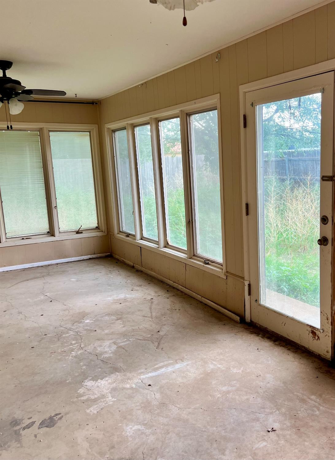 1415 Avenue North Ralls, TX 79357 - Photo 18 of 18 an empty room with windows