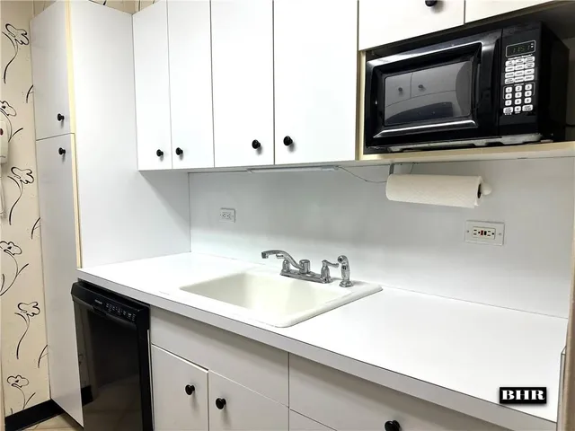 $259,000 | 2265 Gerritsen Avenue, Unit 3S | Marine Park