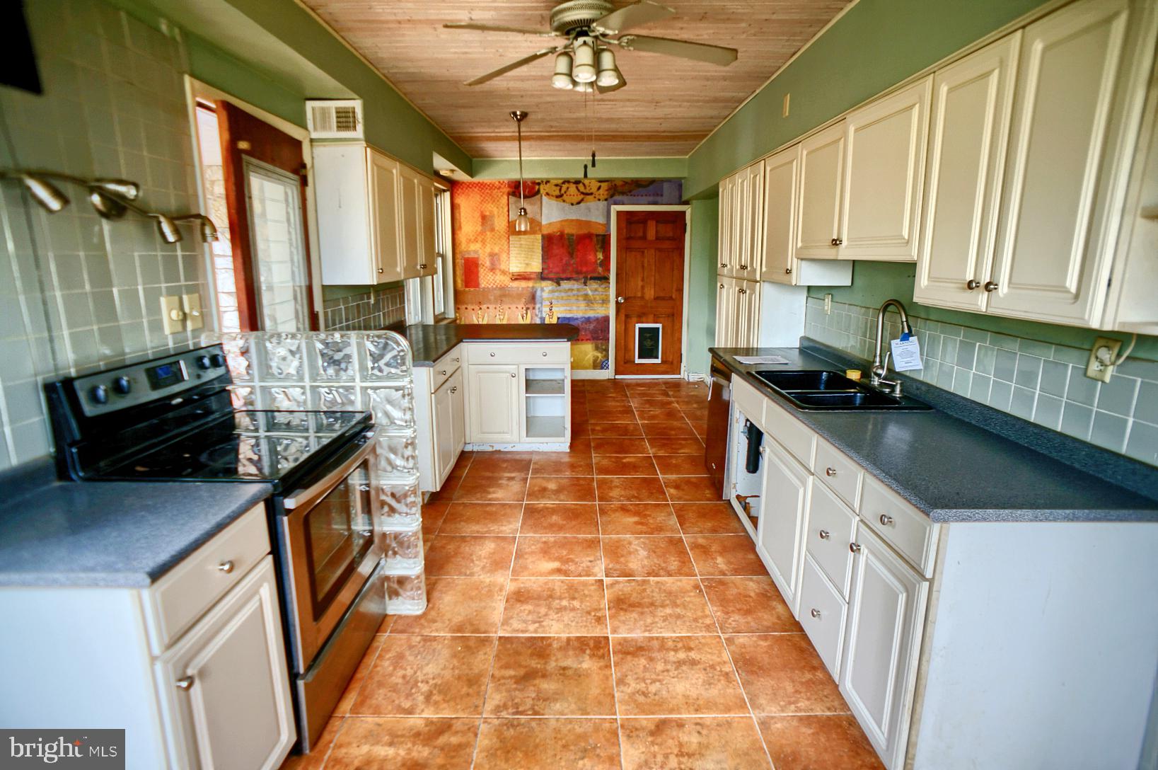 400 Summit Road New Cumberland, PA 17070 - Photo 2 of 21 Gallery Image 2