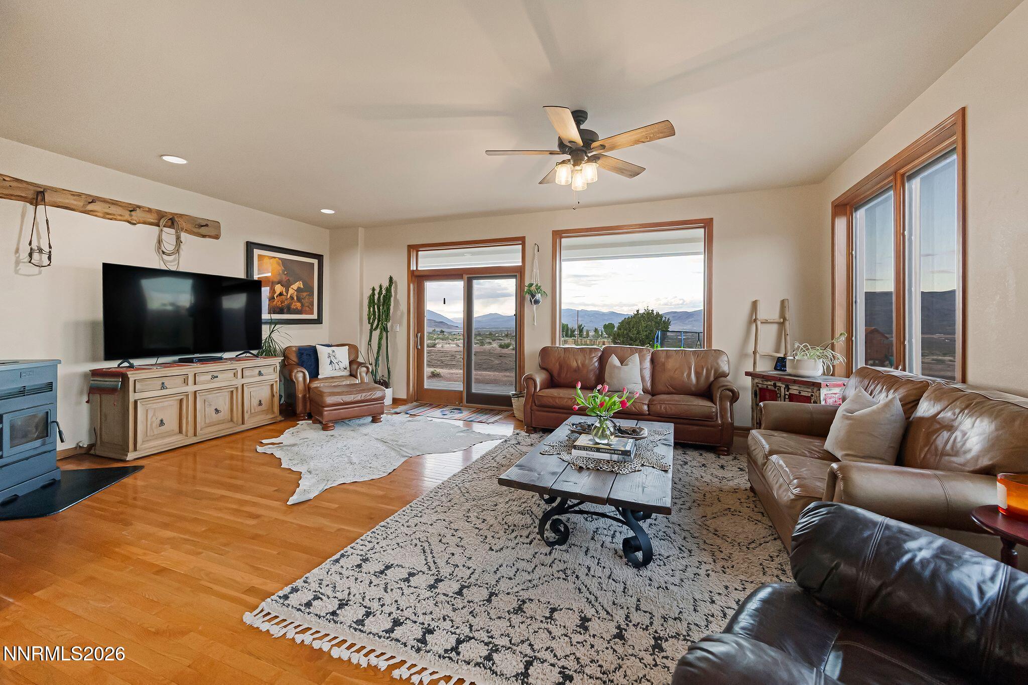3900 Amy Road Reno, NV 89510 - Photo 7 of 44 8_HillPropertyMedia Team - 3900 Amy Rd,