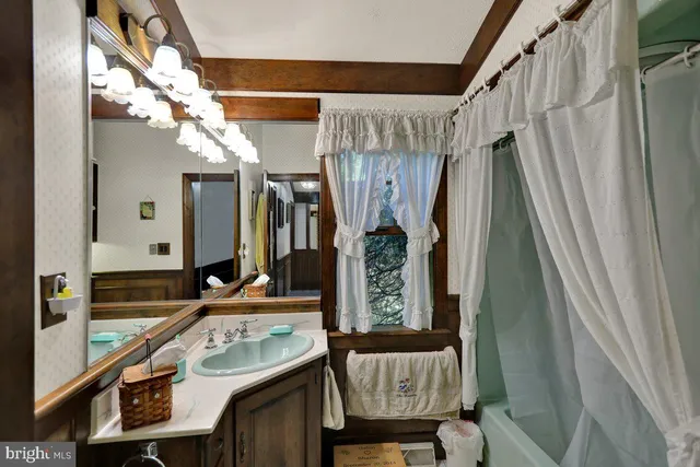 $839,000 | 6877 Old Highway 22, Bethel, PA 19507