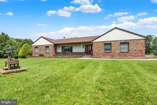 $839,000 | 6877 Old Highway 22, Bethel, PA 19507