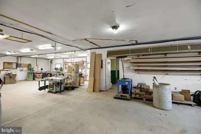 $839,000 | 6877 Old Highway 22, Bethel, PA 19507