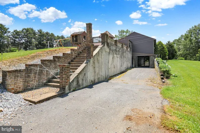 $839,000 | 6877 Old Highway 22, Bethel, PA 19507