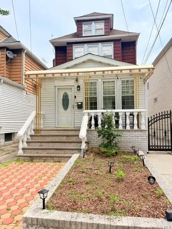 $849,999 | 115-37 114th Place | South Ozone Park