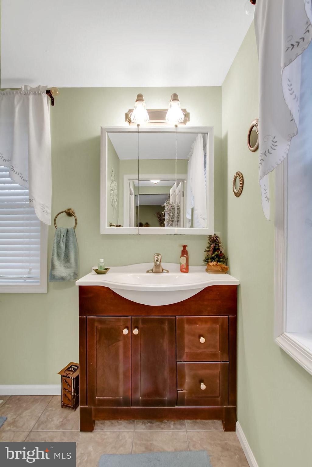 306 East Moyer Road Pottstown, PA 19464 - Photo 13 of 24 Main bedroom Ensuite