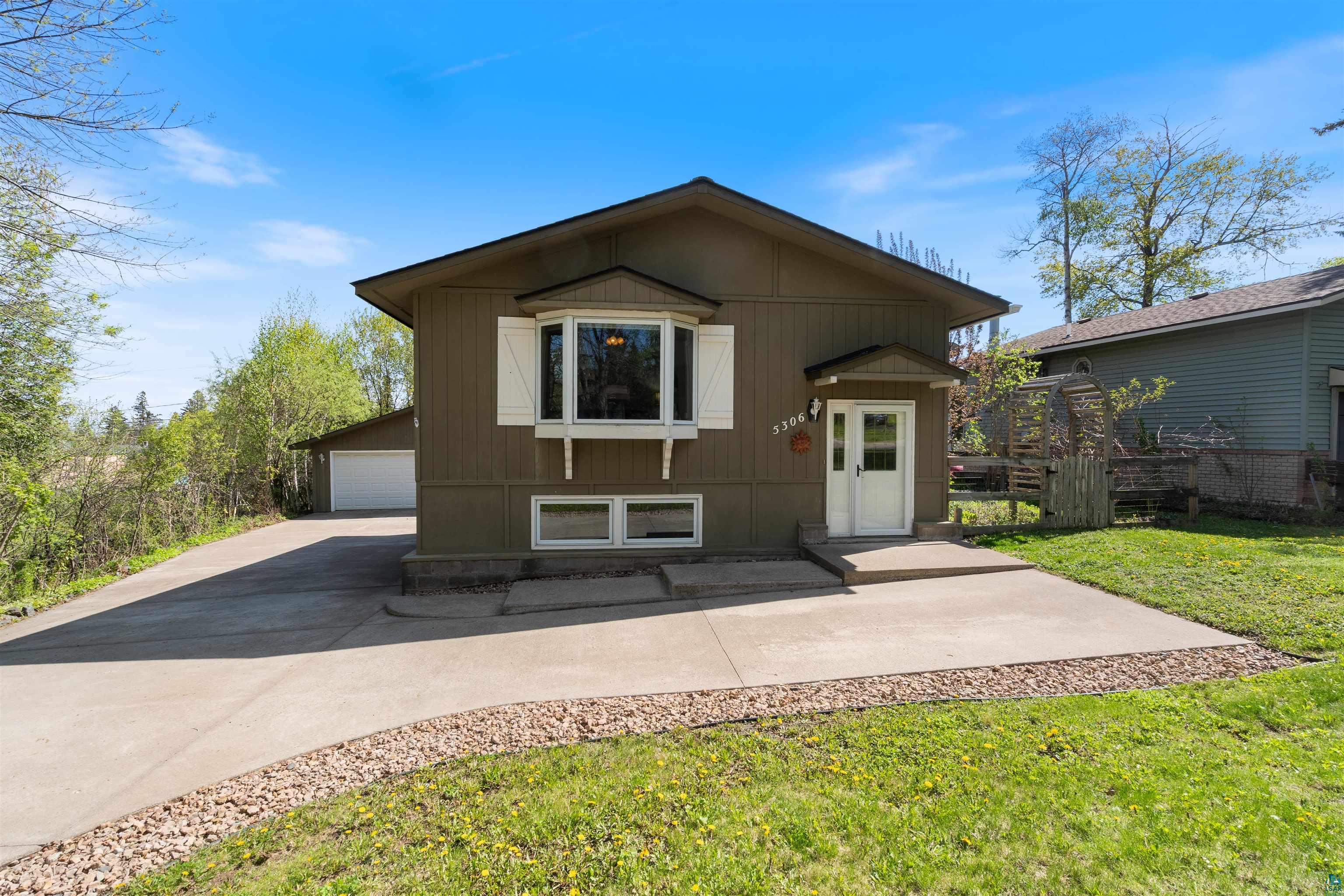 5306 Ivanhoe Street Duluth, MN 55804 - Photo 5 of 37