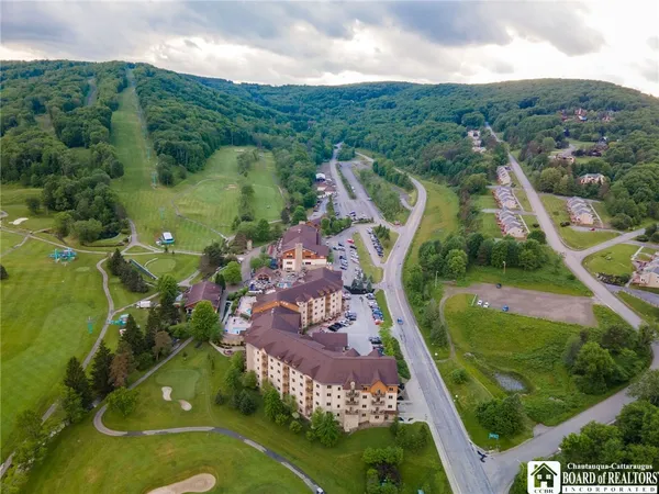 $77,900 | 401-403 Tamarack Drive, Unit 4, Ellicottville, NY 14731