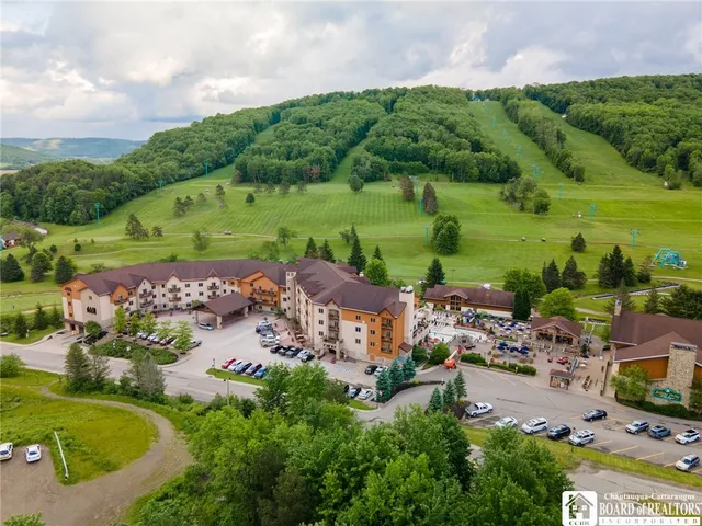 $77,900 | 4 Tamarack Drive, Unit 403, Ellicottville, NY 14731