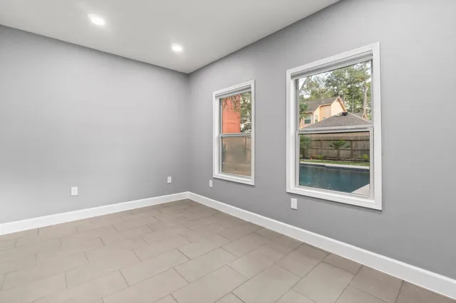 $3,900 | 31 Tanager Trail, The Woodlands, TX 77381