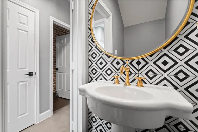 $3,900 | 31 Tanager Trail, The Woodlands, TX 77381