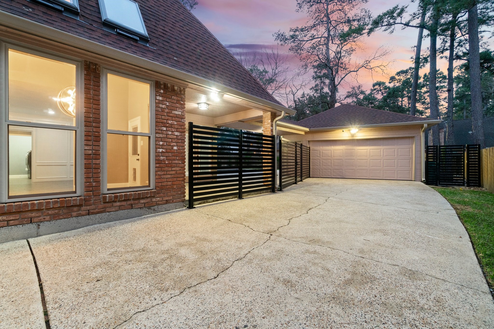 31 Tanager Trail The Woodlands, TX 77381 - Photo 35 of 48 a view of a garage