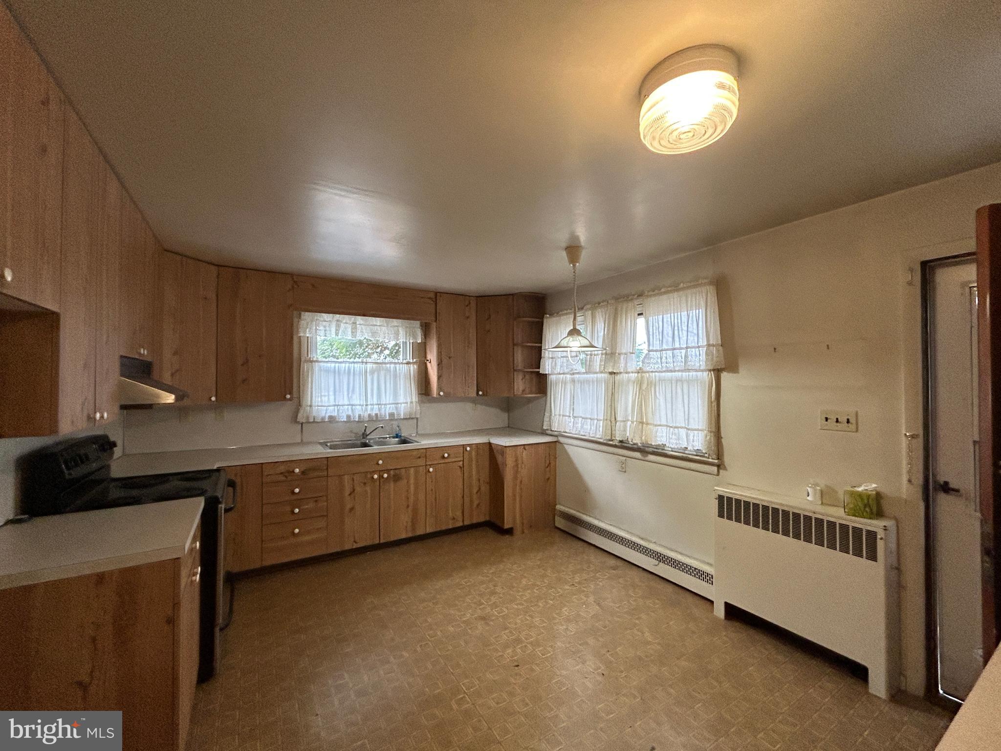 555 Edge Hill Road Glenside, PA 19038 - Photo 4 of 27 Gallery Image 4
