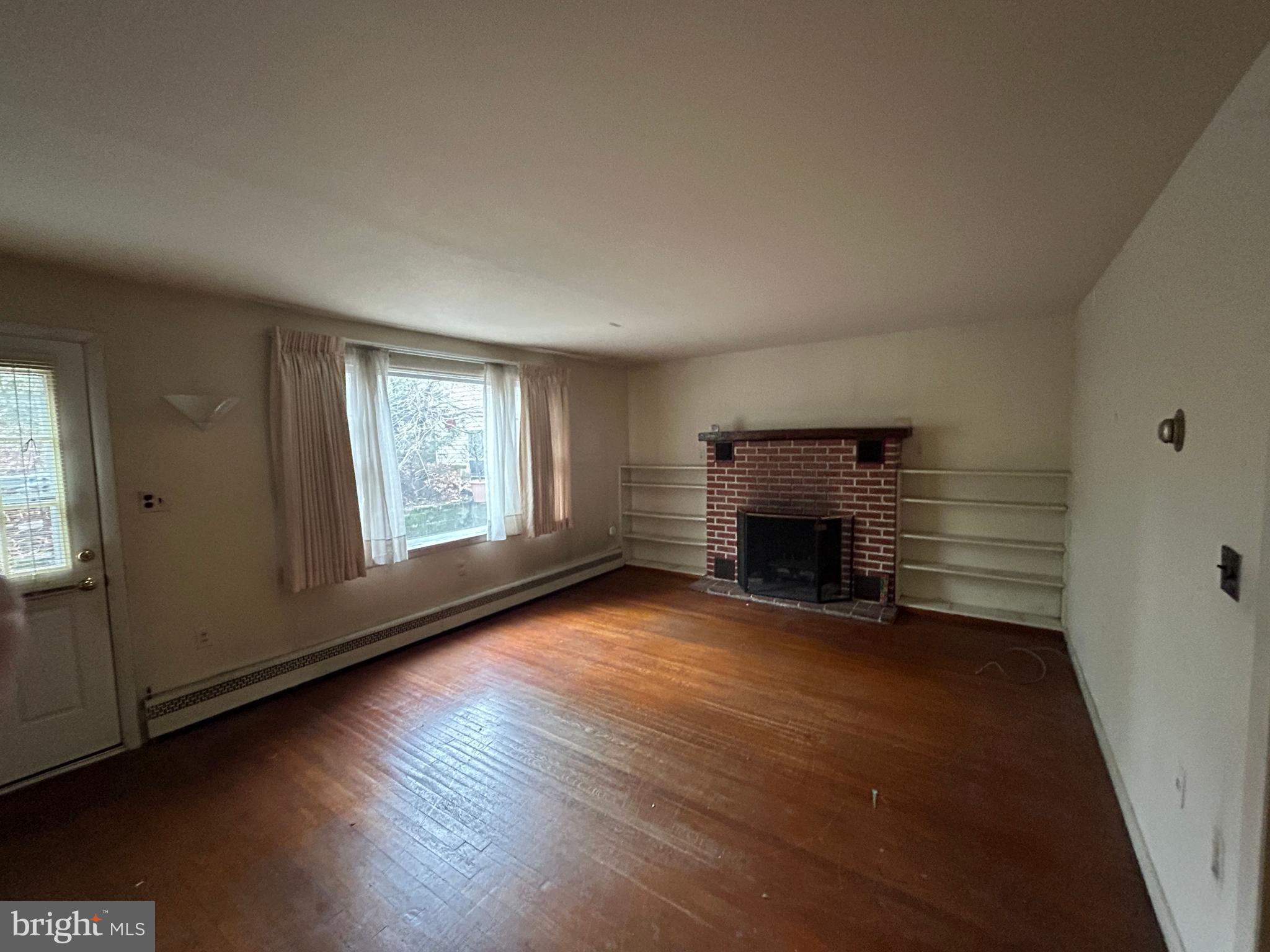 555 Edge Hill Road Glenside, PA 19038 - Photo 5 of 27 Gallery Image 5