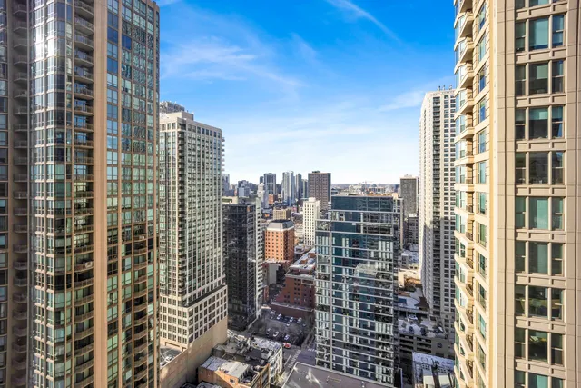 $3,400 | 30 East Huron Street, Unit 3206, Chicago, IL 60611
