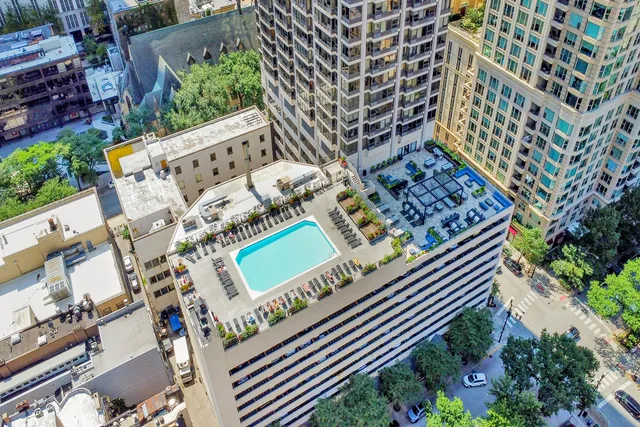 $3,400 | 30 East Huron Street, Unit 3206, Chicago, IL 60611