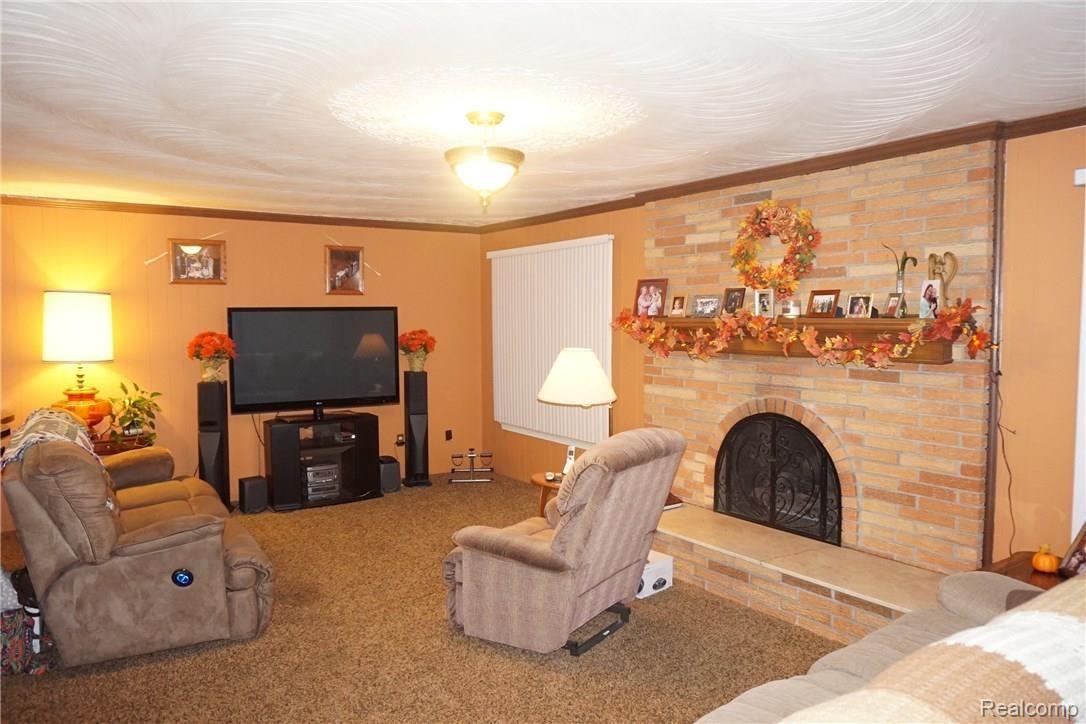 37602 Radde Street Clinton Township, MI 48036 - Photo 3 of 26 DSC02104.JPG