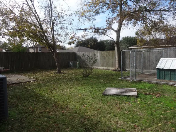 $1,900 | 1606 Quail Run, Brookshire, TX 77423